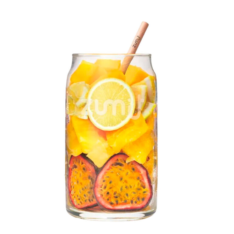 Smoothie de fruta 100% natural elaborado con mango, limón, piña y fruta de la pasión.